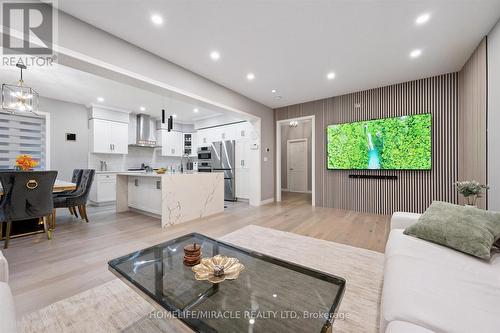 629 Florencedale Crescent W, Kitchener, ON - Indoor Photo Showing Living Room