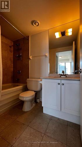 911 - 438 King Street W, Toronto, ON - Indoor Photo Showing Bathroom