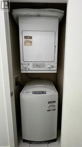 911 - 438 King Street W, Toronto, ON - Indoor Photo Showing Laundry Room