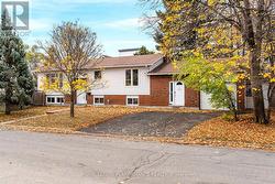 530 ROWANWOOD AVENUE  Ottawa, ON K2A 3E1