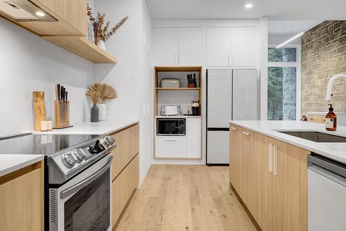 Cuisine - 1770  - 1772 Rue Du Manège, Sainte-Adèle, QC - Indoor Photo Showing Kitchen