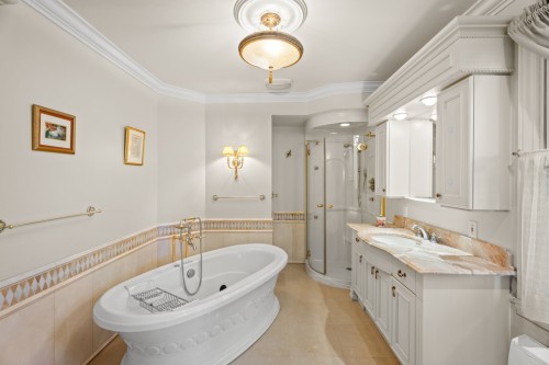 Salle de bains attenante à la CCP - 531 Rue Principale, Saint-Sauveur, QC - Indoor Photo Showing Bathroom