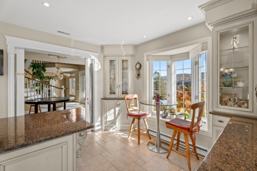 Cuisine - 531 Rue Principale, Saint-Sauveur, QC - Indoor