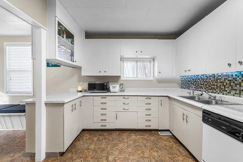 75 Morrison Road, Kimberley, BC - Indoor Photo Showing Kitchen With Double Sink