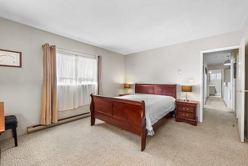 75 Morrison Road, Kimberley, BC - Indoor Photo Showing Bedroom
