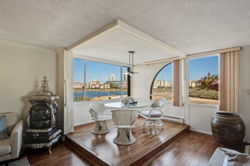 201-640 Montreal St, Victoria, BC - Indoor