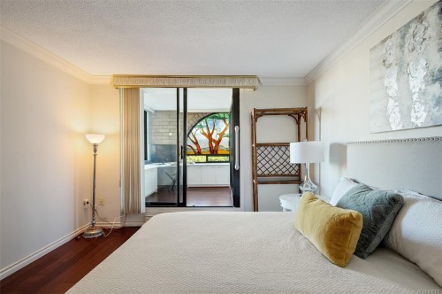 201-640 Montreal St, Victoria, BC - Indoor Photo Showing Bedroom