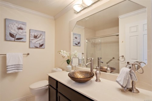 201-640 Montreal St, Victoria, BC - Indoor Photo Showing Bathroom