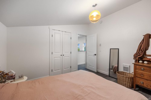 3328 Third St, Cumberland, BC 