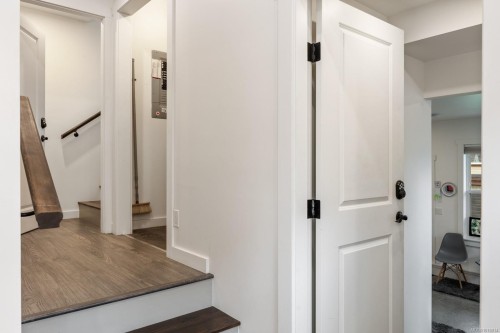 3328 Third St, Cumberland, BC 