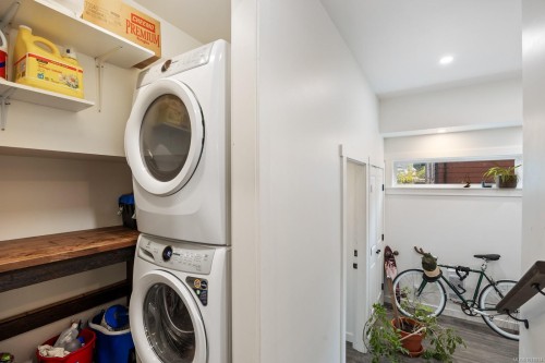 3328 Third St, Cumberland, BC 