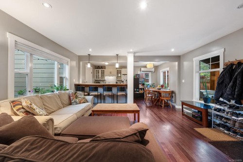 3328 Third St, Cumberland, BC 