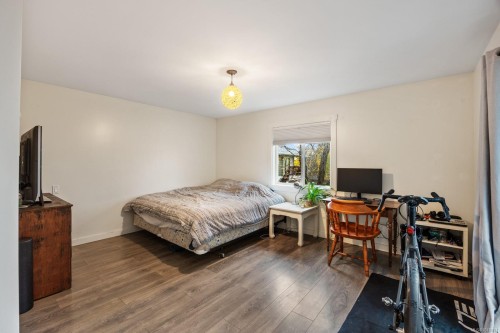 3328 Third St, Cumberland, BC 