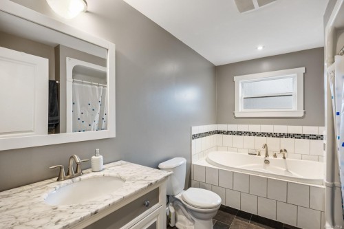 3328 Third St, Cumberland, BC 