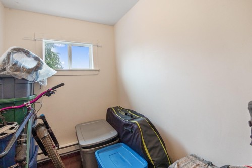 3328 Third St, Cumberland, BC 