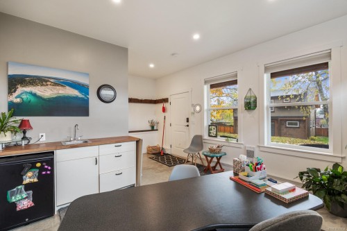 3328 Third St, Cumberland, BC 