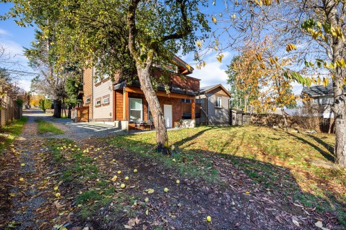 3328 Third St, Cumberland, BC 