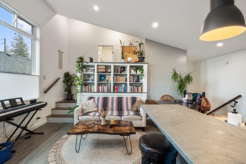 3328 Third St, Cumberland, BC 