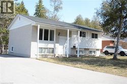 142 LONGWOOD Drive Unit# Unit 1  Waterloo, ON N2L 4B9