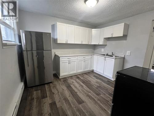 537 Confederation Street Unit# 4, Sarnia, ON - Indoor Photo Showing Kitchen With Double Sink