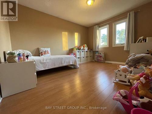 4255 Wakefield Crescent, Mississauga, ON - Indoor Photo Showing Bedroom