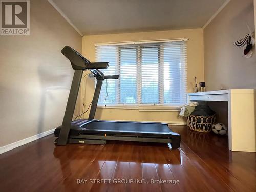 4255 Wakefield Crescent, Mississauga, ON - Indoor Photo Showing Gym Room