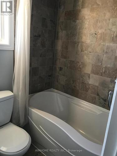 5095 Sunray Drive, Mississauga, ON - Indoor Photo Showing Bathroom