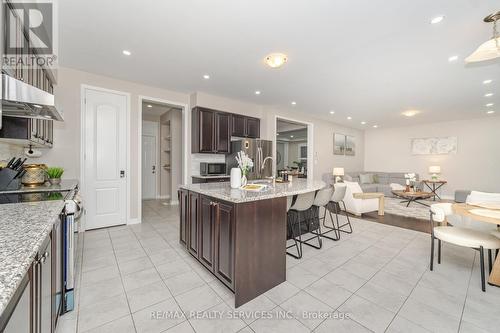 94 Newhouse Boulevard, Caledon, ON - Indoor Photo Showing Kitchen