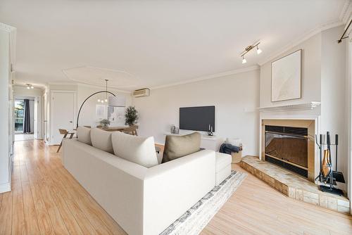 Salon - 9623 Rue Bellerive, Montréal (Mercier/Hochelaga-Maisonneuve), QC - Indoor Photo Showing Living Room With Fireplace