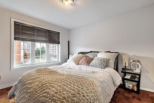 Chambre à coucher - 230 Rue Mirabel, Dollard-Des-Ormeaux, QC - Indoor Photo Showing Bedroom
