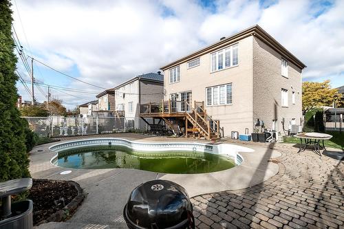 Cour - 230 Rue Mirabel, Dollard-Des-Ormeaux, QC - Outdoor With In Ground Pool