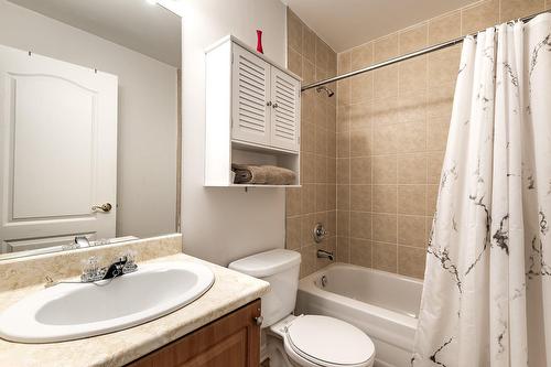 Salle de bains - 230 Rue Mirabel, Dollard-Des-Ormeaux, QC - Indoor Photo Showing Bathroom