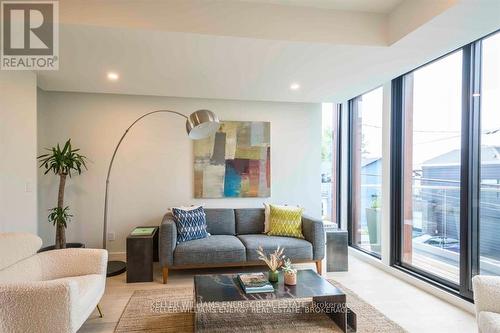 37 West Street, Prince Edward County (Wellington Ward), ON - Indoor Photo Showing Living Room