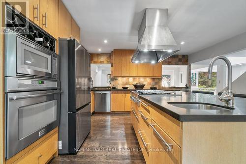 988 Tennyson Avenue, Mississauga, ON - Indoor Photo Showing Kitchen With Stainless Steel Kitchen With Upgraded Kitchen