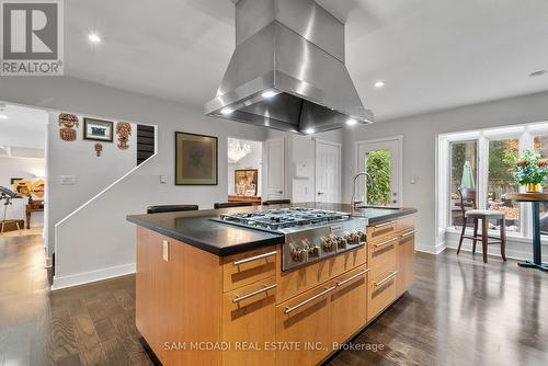 988 Tennyson Avenue, Mississauga, ON - Indoor Photo Showing Kitchen