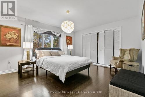 988 Tennyson Avenue, Mississauga, ON - Indoor Photo Showing Bedroom