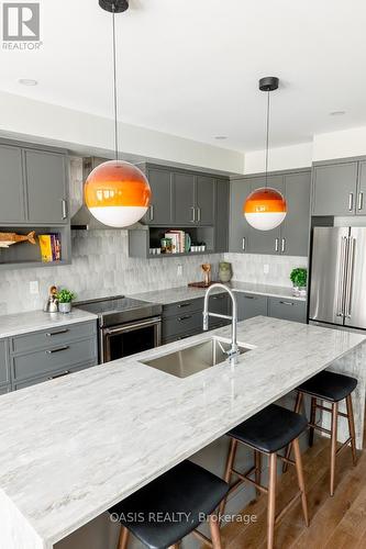 1145 Cope Drive, Ottawa, ON - Indoor Photo Showing Kitchen With Upgraded Kitchen