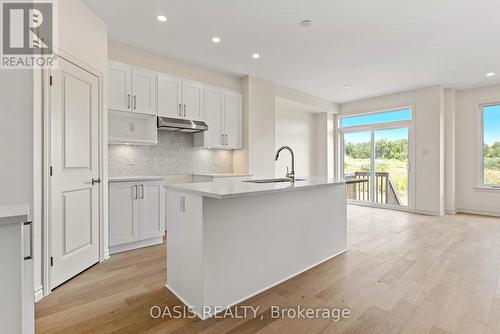 177 Kerala Place, Ottawa, ON - Indoor Photo Showing Kitchen With Upgraded Kitchen