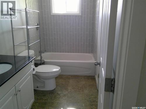 764 Elphinstone Street, Regina, SK - Indoor Photo Showing Bathroom