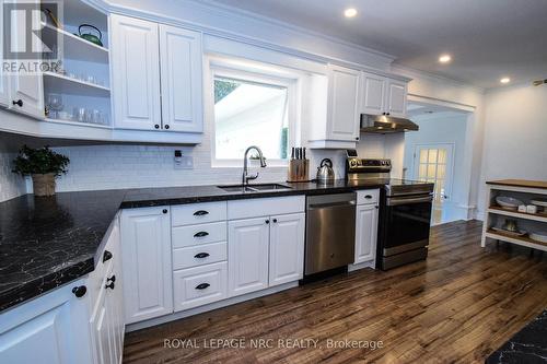 191 Dalhousie Avenue, St. Catharines (Port Dalhousie), ON - Indoor Photo Showing Kitchen With Double Sink
