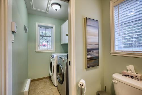 Salle de lavage - 67 Mtée Des Samares, Sainte-Agathe-Des-Monts, QC - Indoor Photo Showing Laundry Room