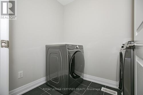 32 Dalbeattie Drive, Brampton, ON - Indoor Photo Showing Laundry Room