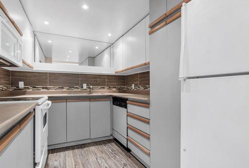 Cuisine - 606-30 Rue Berlioz, Montréal (Verdun/Île-Des-Soeurs), QC - Indoor Photo Showing Kitchen