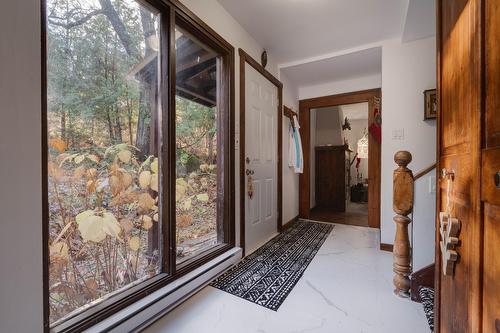 Hall d'entrée/Vestibule - 865 Côte St-Gabriel O., Saint-Sauveur, QC - Indoor Photo Showing Other Room