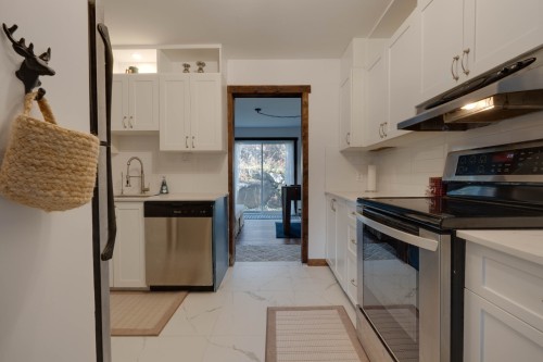 Cuisine - 865 Côte St-Gabriel O., Saint-Sauveur, QC - Indoor Photo Showing Kitchen