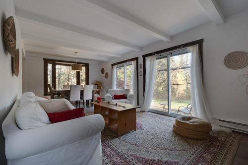 Salon - 865 Côte St-Gabriel O., Saint-Sauveur, QC - Indoor Photo Showing Living Room