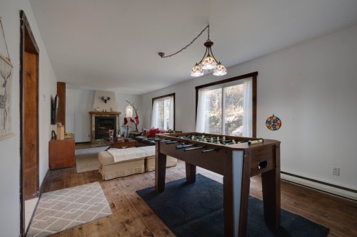 Salle de jeux - 865 Côte St-Gabriel O., Saint-Sauveur, QC - Indoor Photo Showing Other Room