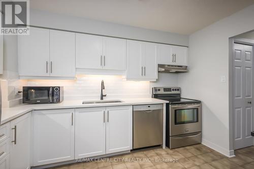 103 - 600 Talbot Street, London East (East F), ON - Indoor Photo Showing Kitchen