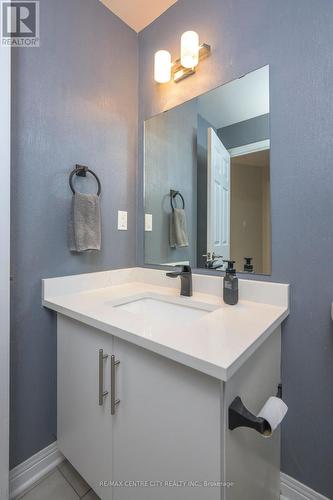 103 - 600 Talbot Street, London East (East F), ON - Indoor Photo Showing Bathroom