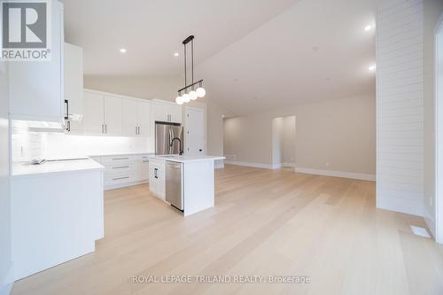 24 Brooklawn Drive, Lambton Shores (Grand Bend), ON - Indoor Photo Showing Kitchen